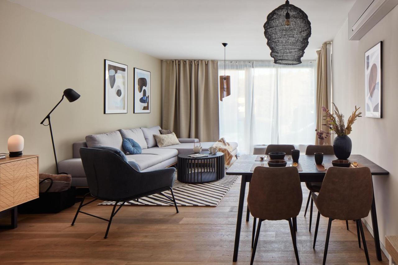Prague Days - Stylish Apartments With Terrace - Parking - Quiet Area Praga Exterior foto